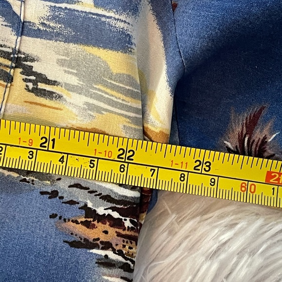 Hilo Hattie Hawaii Aloha Guitar Rayon Shirt, sz L - Picture 10 of 10